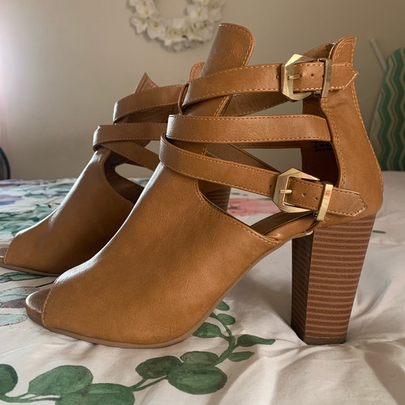 Charlotte Russe Shoes - Tan Charlotte Russe Peep Toe Heels